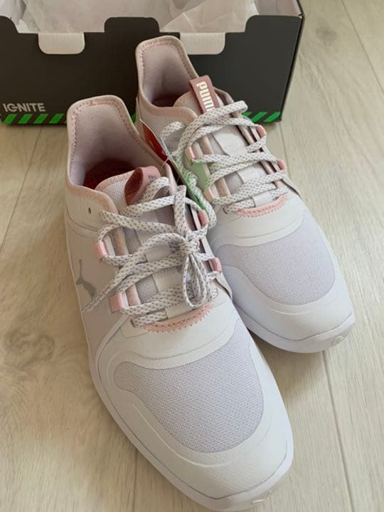 【新品】PUMA ゴルフシューズ　25.0㎝　スパイクレス　レディース