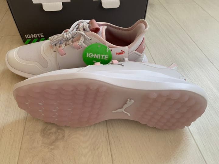 【新品】PUMA ゴルフシューズ　25.0㎝　スパイクレス　レディース