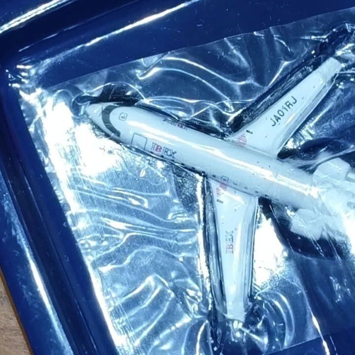 模型 IBEX CRJ200 1/400 箱IBEX CRJ100 1/400