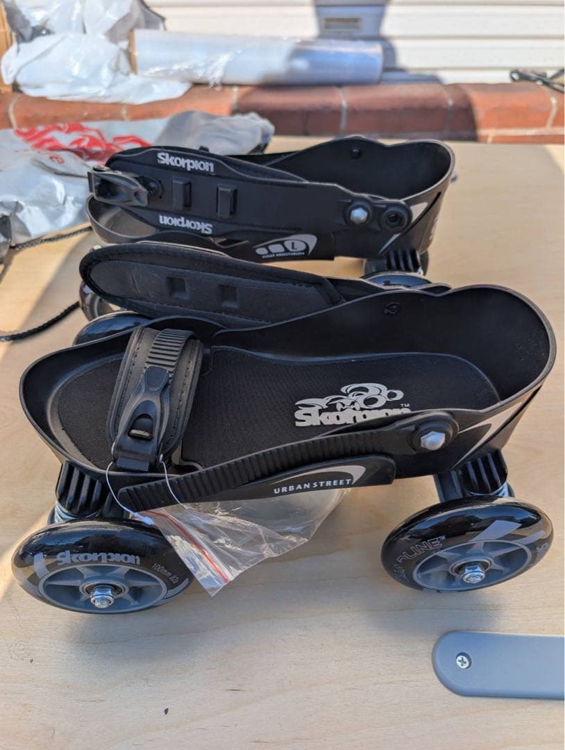 未使用に近い　スコッピ 4輪ローラースケート ニュージーランド　スコーピオン