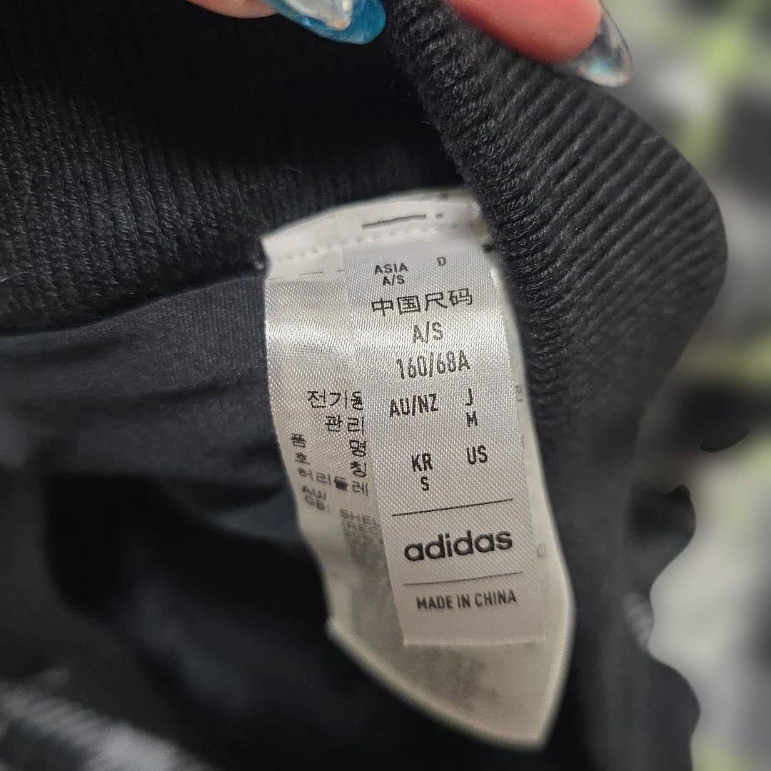 adidas チェック セットアップニットS