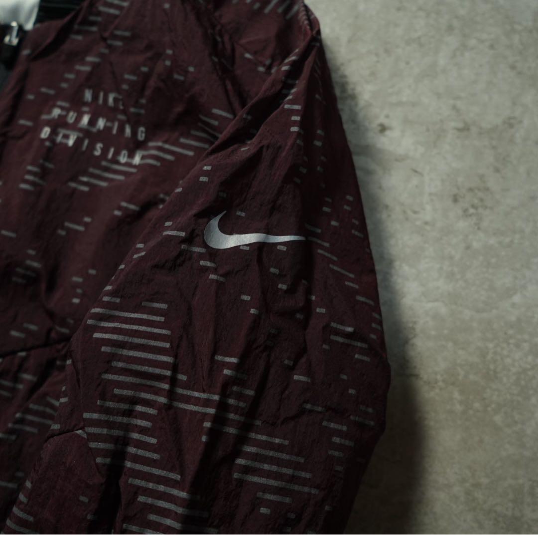 NIKE RUNNING DIVISION 中綿ジャケット リバーシブル 視認性
