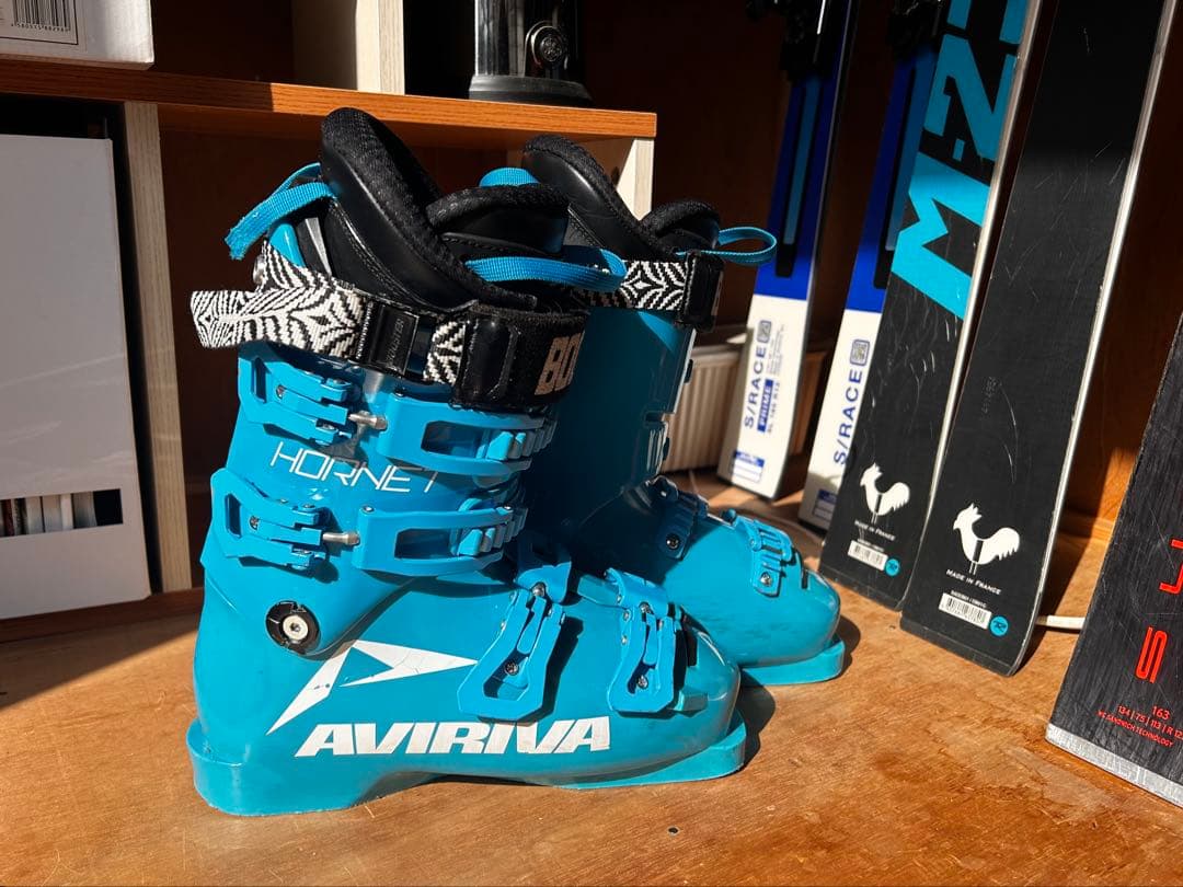 日本製　AVIRIVA HORNET 130 スキー ブーツ 24-24.5cm