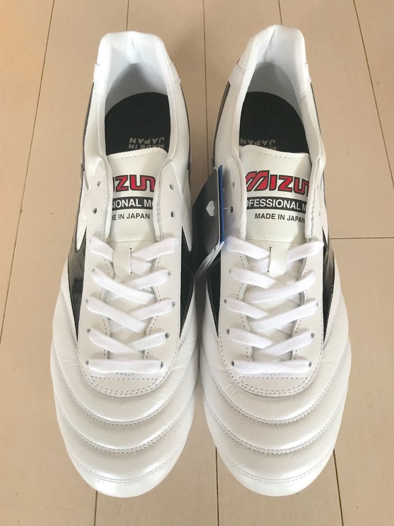 モレリア2ジャパン　ノーマルステッチ　白　28.0㎝　新品。