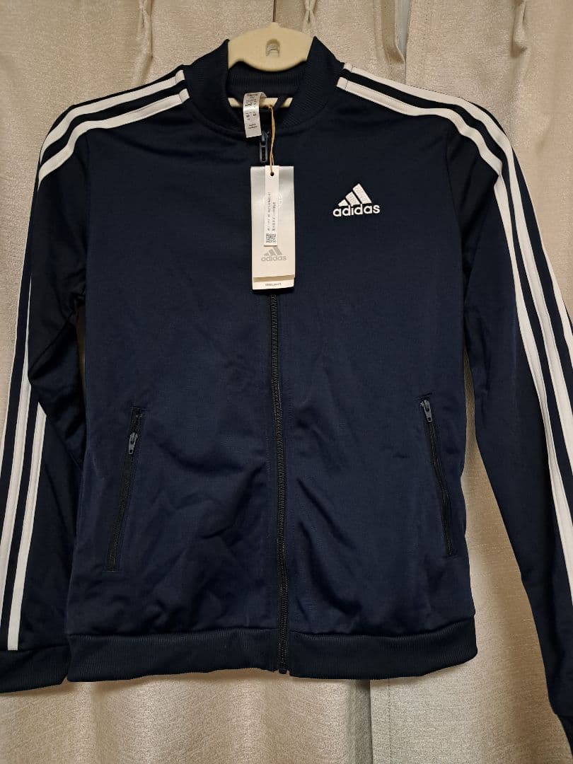 新品タグ付き！adidas ジャージ上下セット ネイビー タグ付き