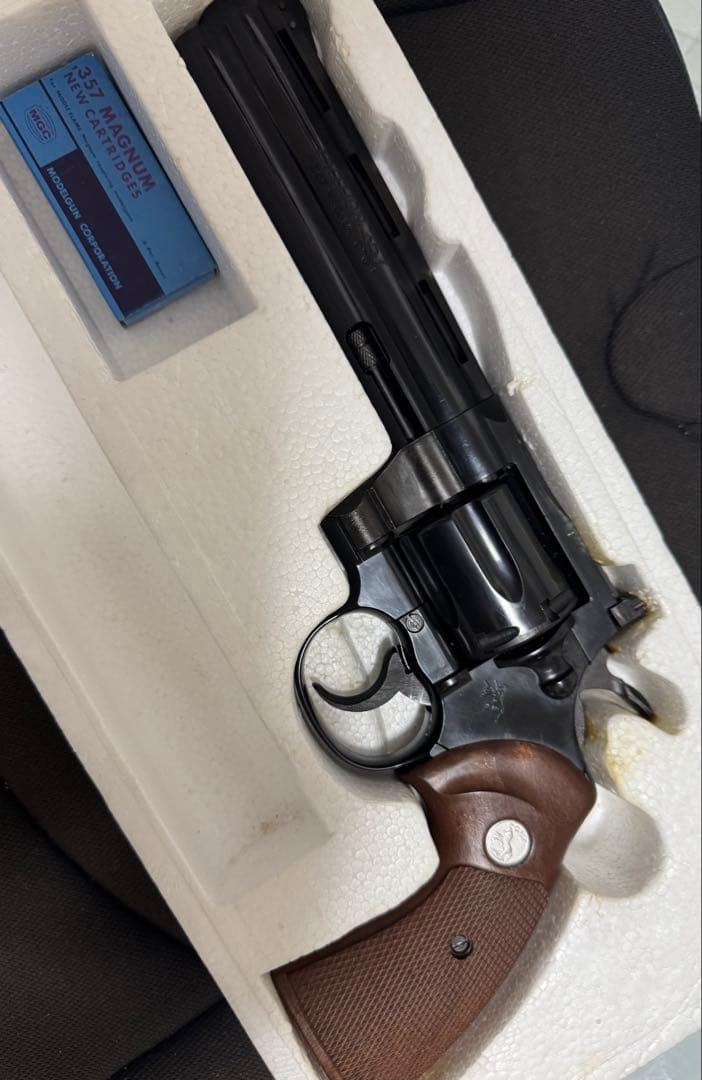 希少　MGC POLICE PYTHON 357 MAGNUM モデルガン