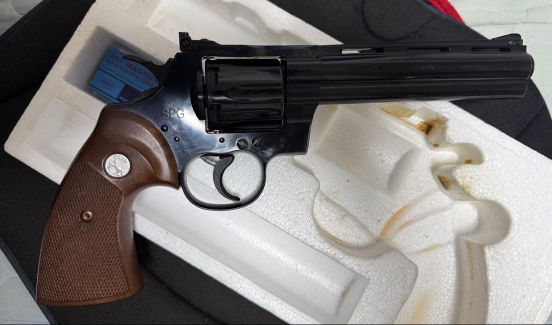 希少　MGC POLICE PYTHON 357 MAGNUM モデルガン