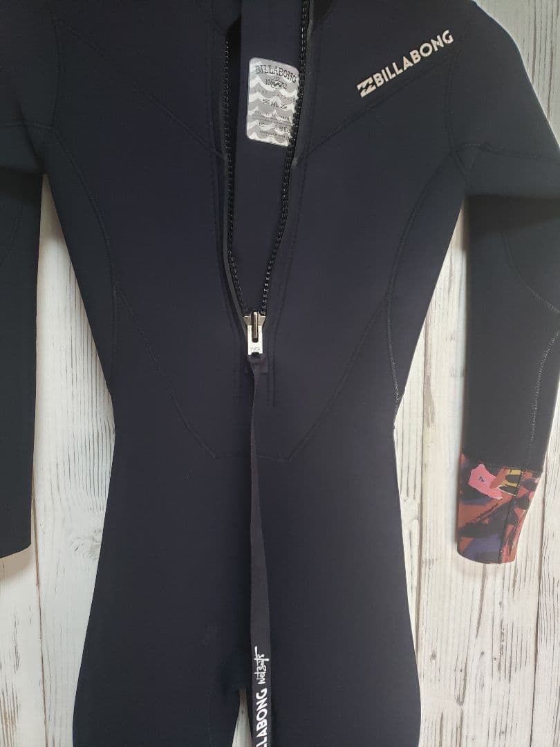 Billabong ブラック フルスーツ