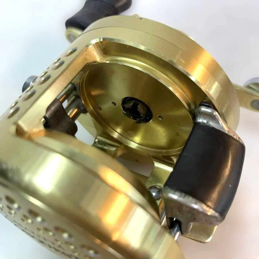 SHIMANO CALCUTTA CONQUEST 400F スプール無し