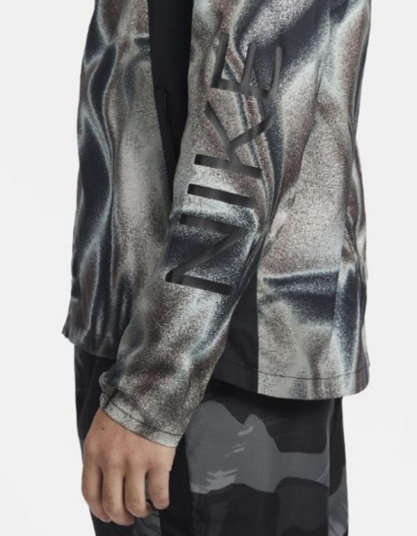 未使用◆NIKE/ナイキ◆撥水・軽量ウィンドブレーカー