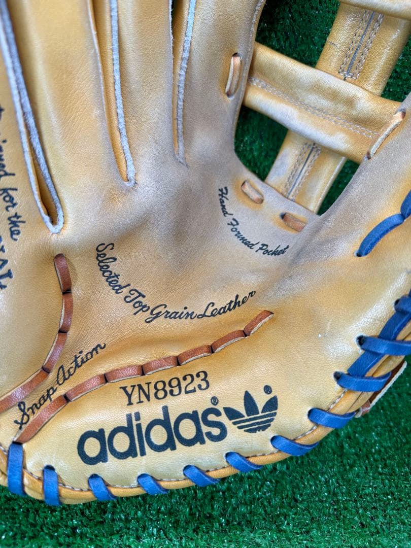 実使用可　アディダス YN8923　軟式　内野手用　左投げ　兼松江商　ビンテージ