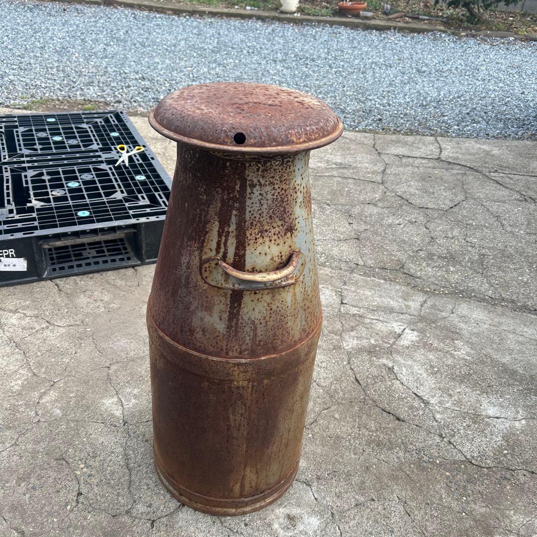 レトロ￼ ヴィンテージ　ミルク缶　金属製　錆有　ガーデニング　庭飾りインテリア大