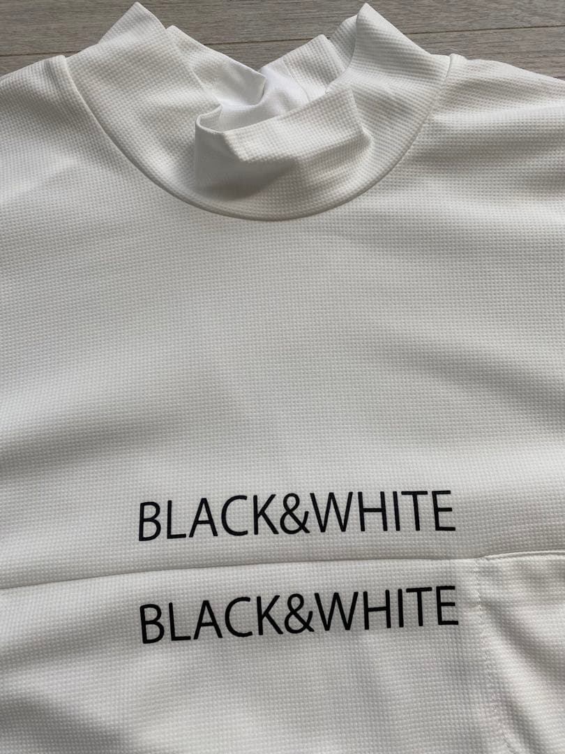 ブラック&ホワイト　モックネック　 L 新品