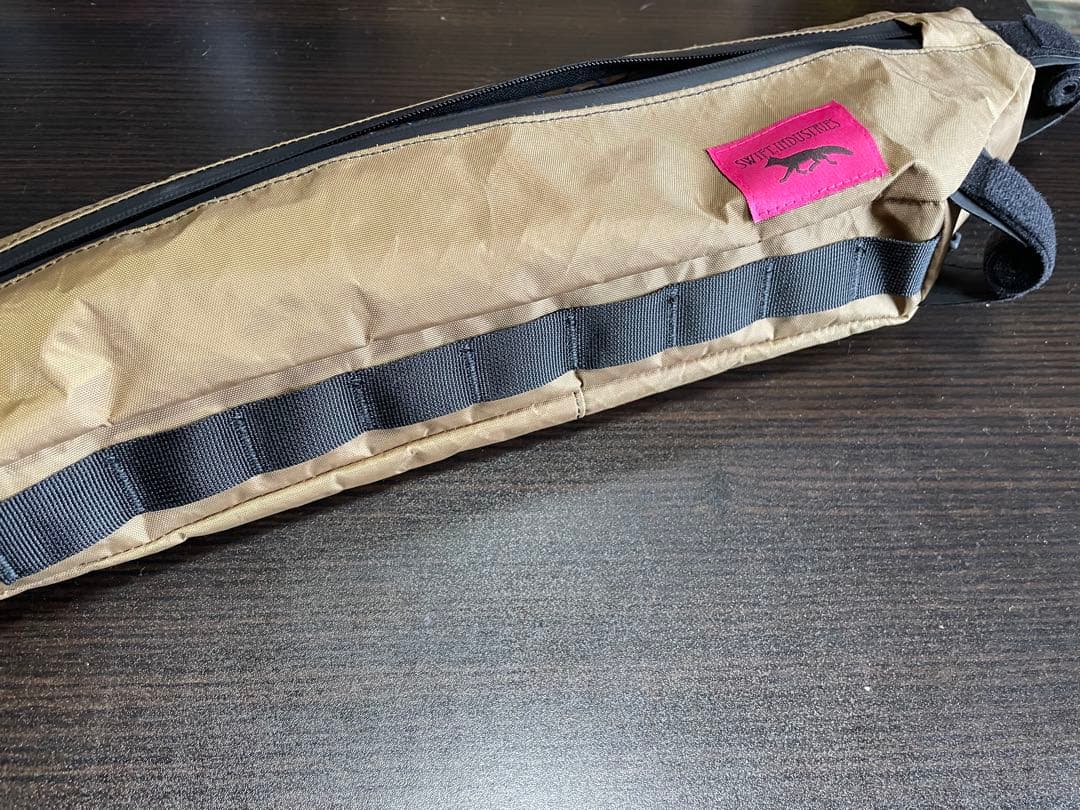SWIFTINDUSTRIES hold fast frame bag Mサイズ