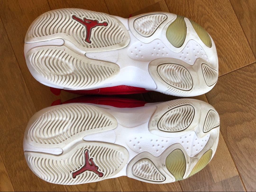 NIKE JORDAN MAX AURA 4 バスケ　赤 23.5