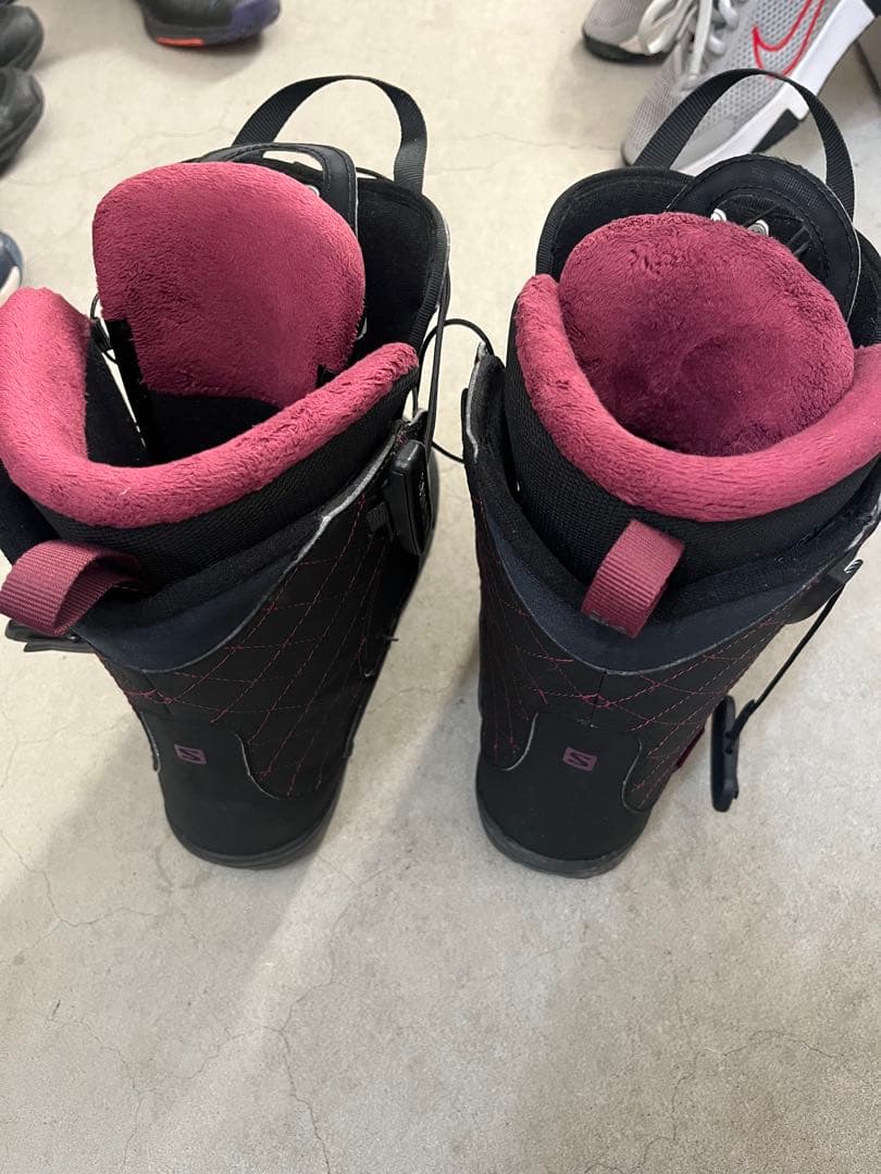 SALOMON スノーボードブーツ　24