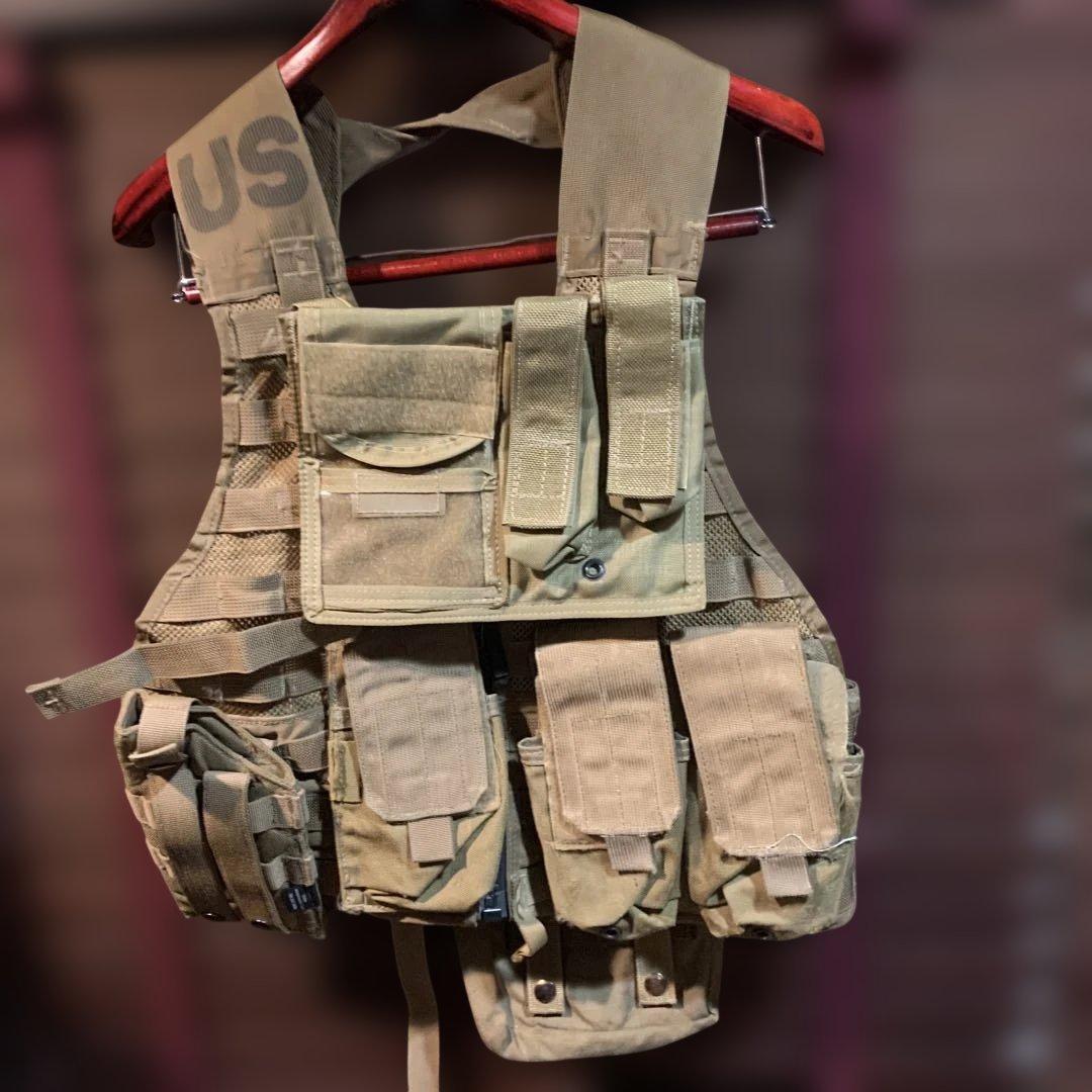 USMC MOLL2ベージュ チェストリグ 中古