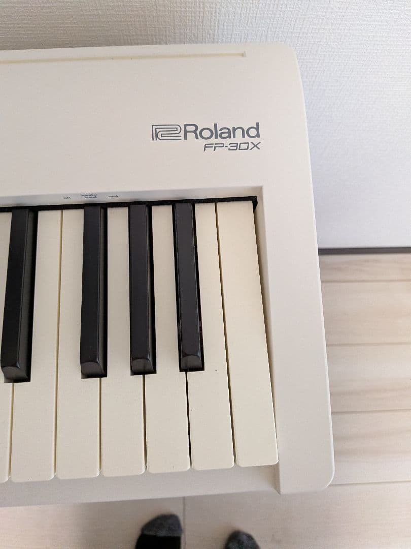 Roland ホワイト電子ピアノ