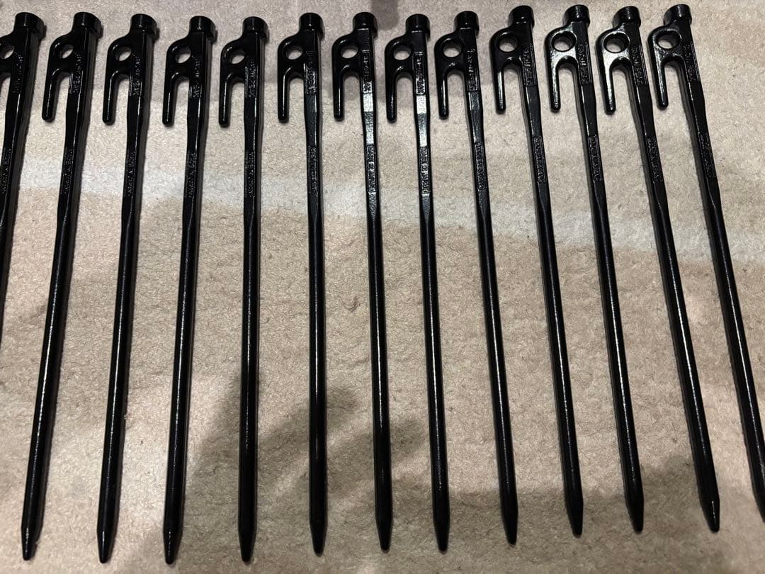 TRUSCO スノーピーク　ペグ 30cm 20本 収納ボックス付き