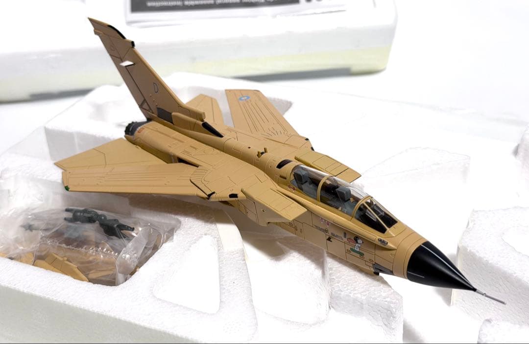 ホビーマスター 1/72 トーネードTornado GR.1 \"Debbie\"
