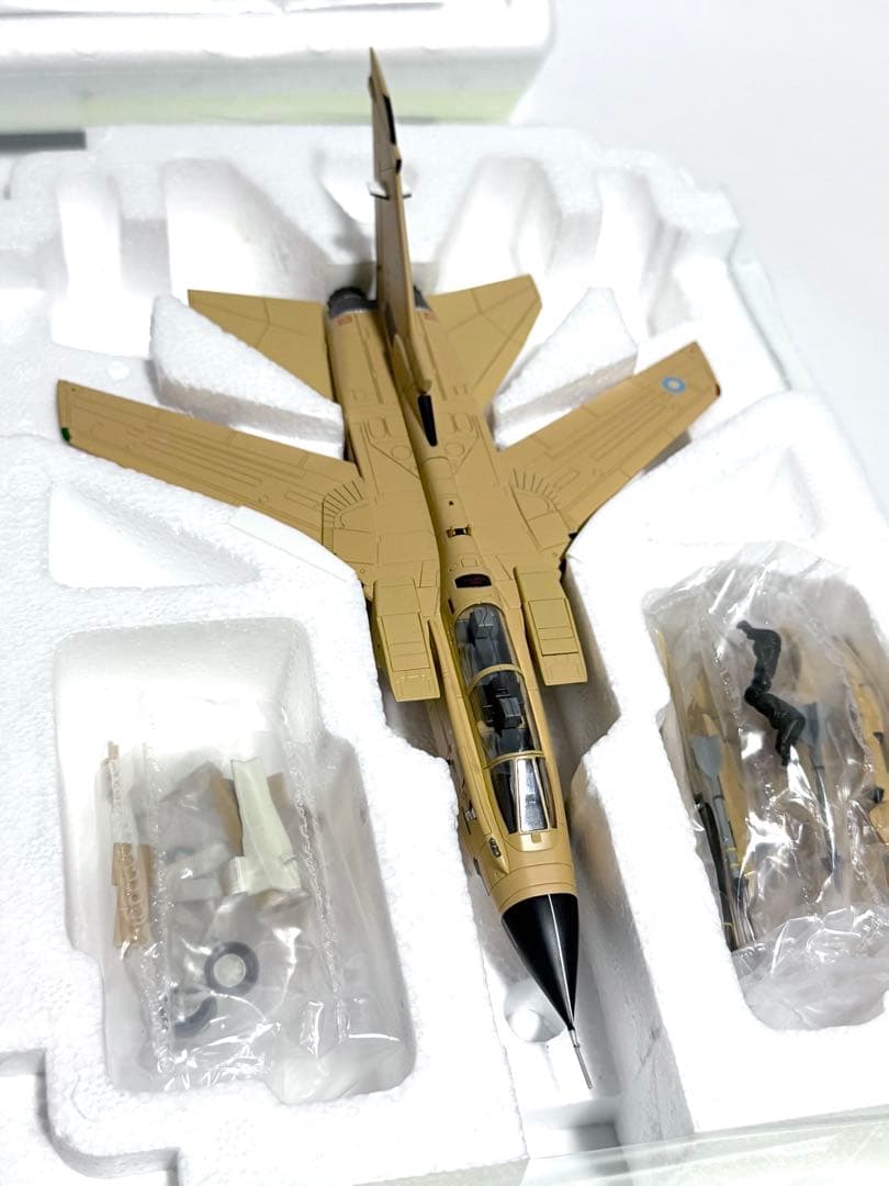 ホビーマスター 1/72 トーネードTornado GR.1 \"Debbie\"