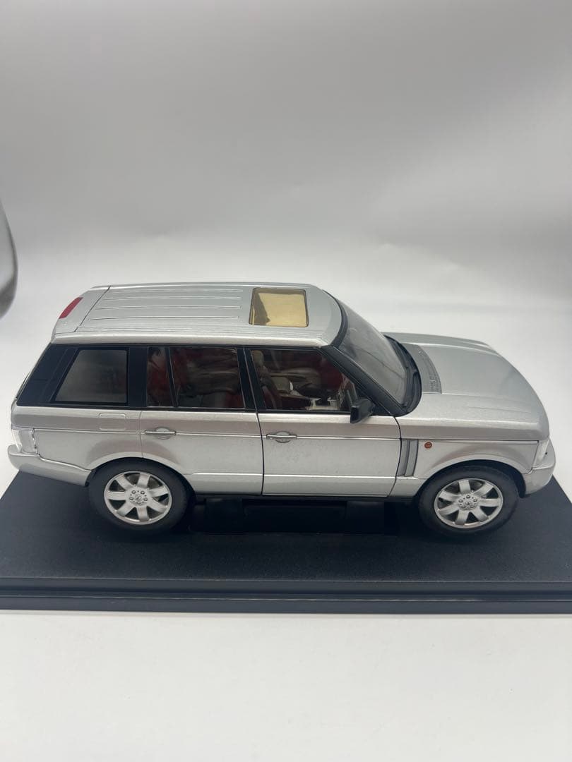 No115ミニカー1/18箱ありLand Rover Range Rover