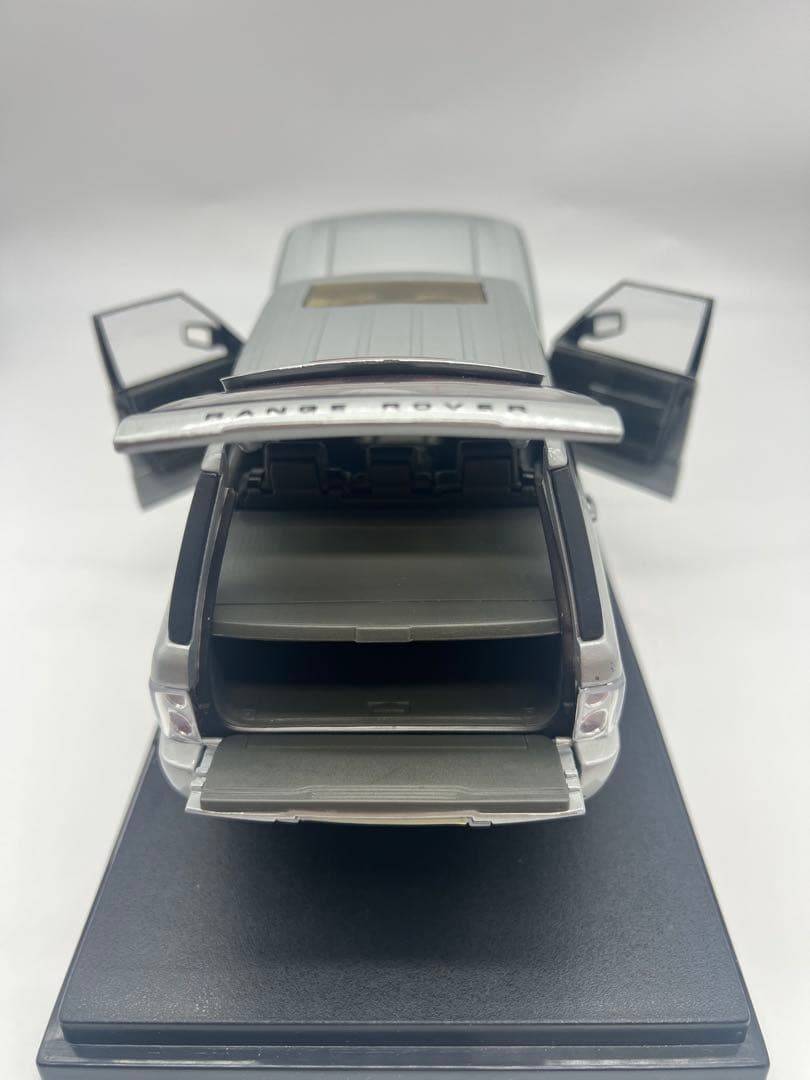 No115ミニカー1/18箱ありLand Rover Range Rover