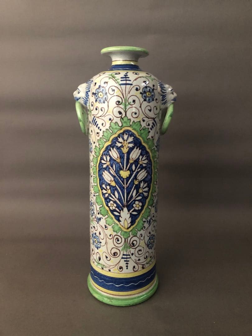 イタリア陶器　花瓶