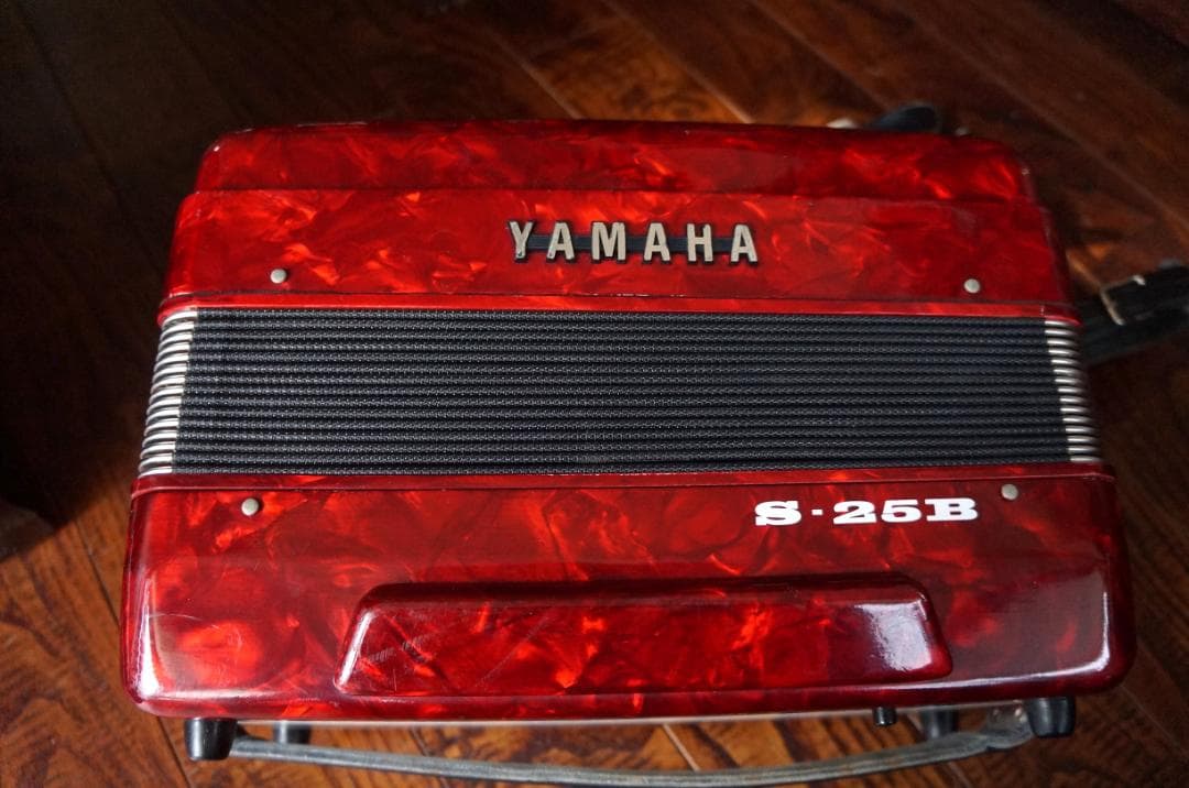 稼働品・YAMAHA・ヤマハ・S-25B・赤・アコーディオン・白黒25・鍵盤楽器