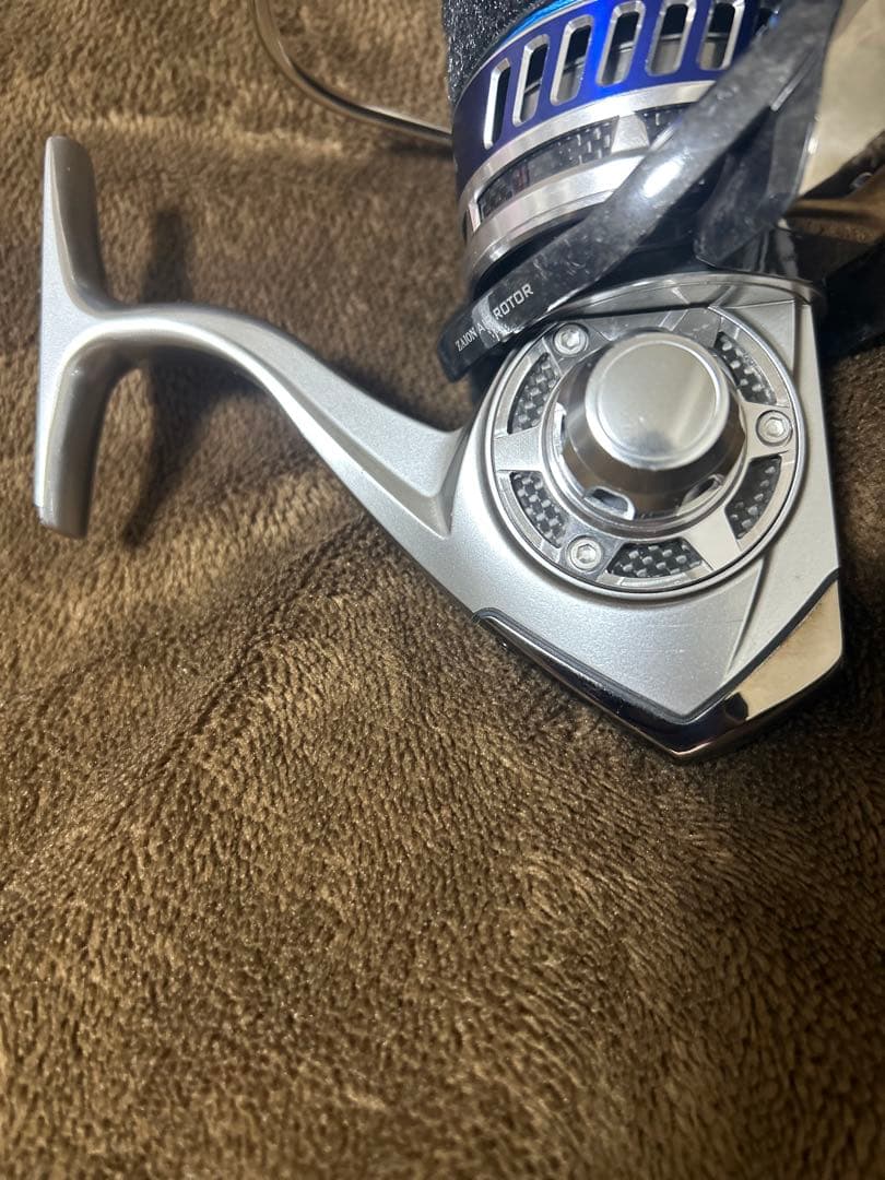 DAIWA SALTIGA 4500H スピニングリール