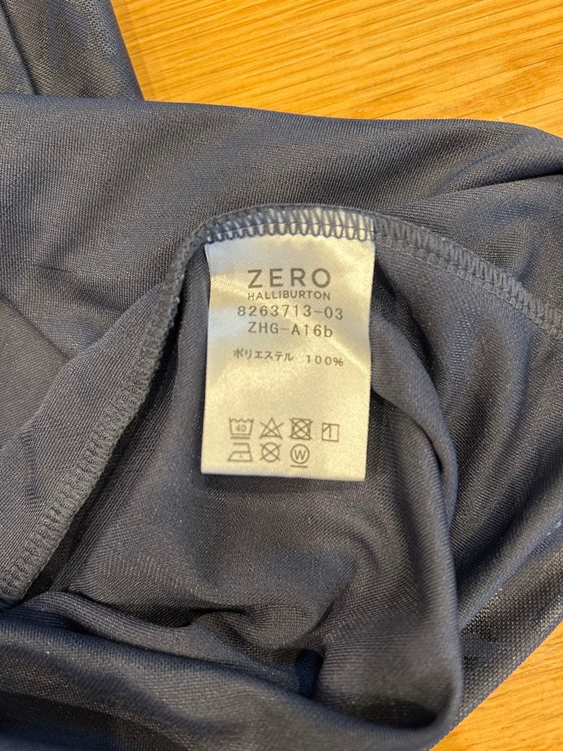ZERO HALLIBURTON ダークグレー ポロシャツ　マサくん
