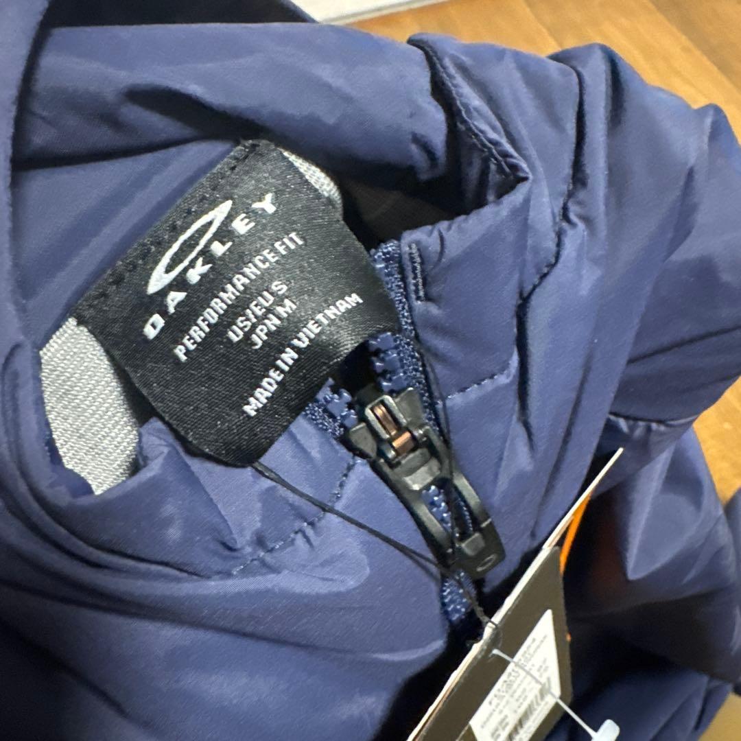 未使用品　オークリー ブルゾン　　Mサイズ　ネイビー　　ハーフジップ