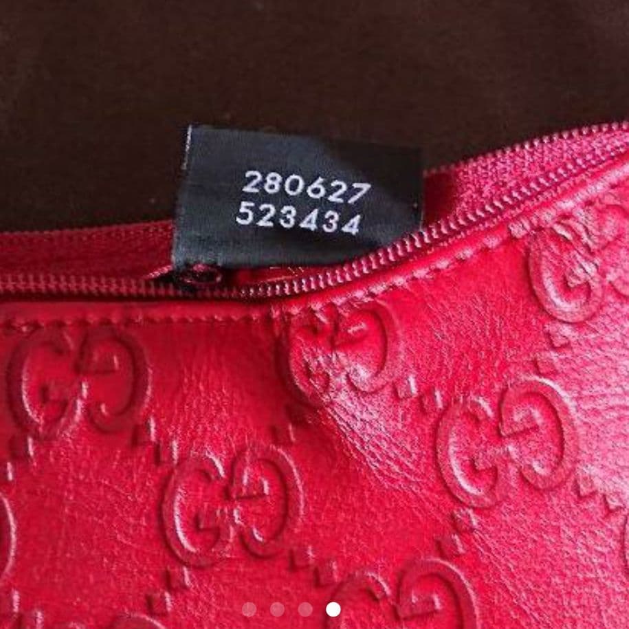 GUCCI 　グッチ　正規品【新品未使用】レザークッション グッチシマ 赤