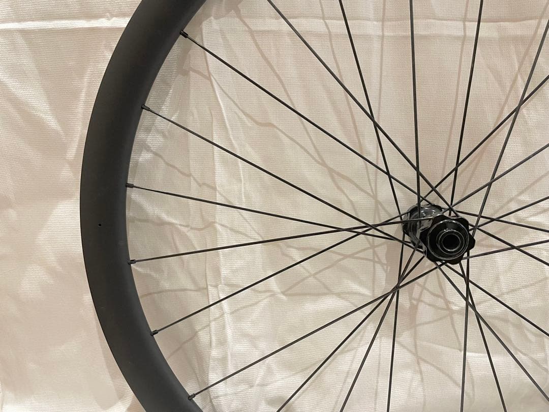 Bontrager Aeolus Pro 37 TLR ディスクロードホイール