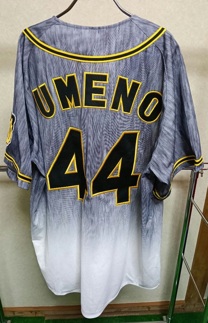 【極美品！】ミズノ 阪神タイガース 梅野隆太郎 ビジターユニフォーム L
