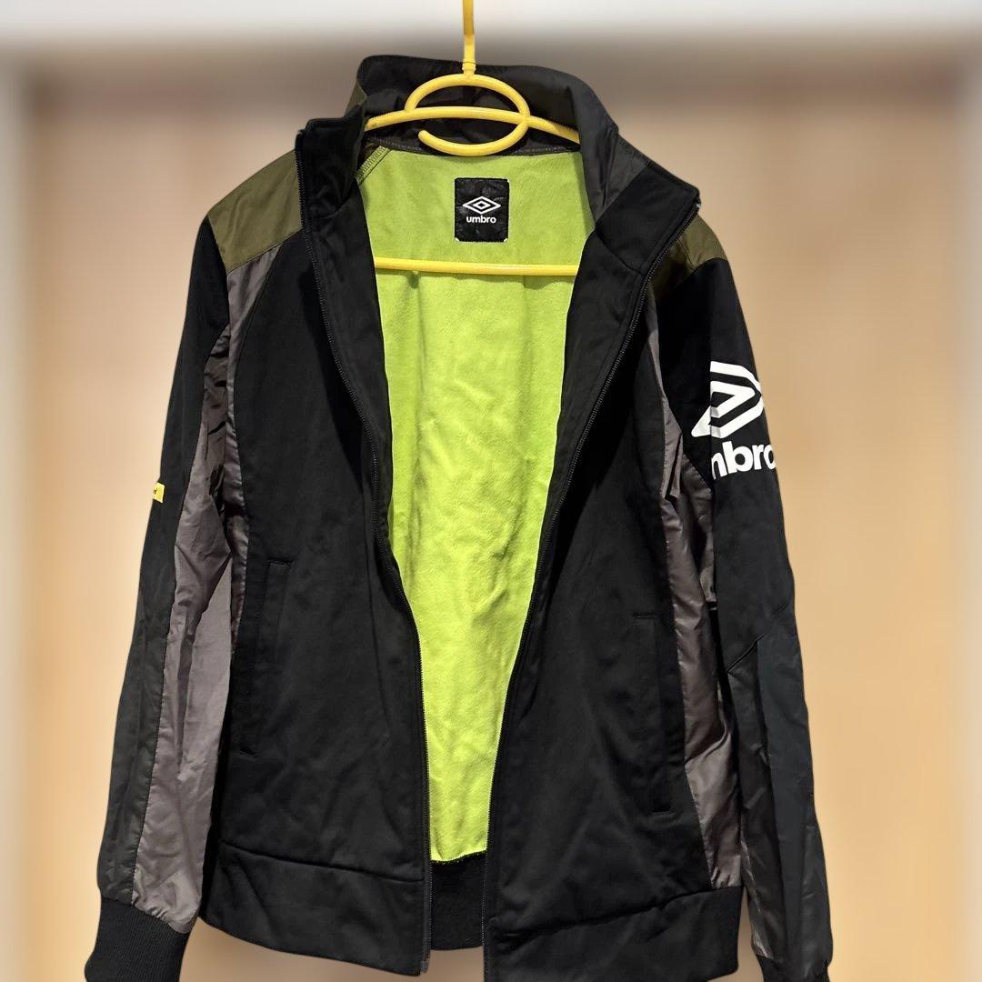 極美品 umbro ジャージ上下セットアップ ブラック/グレー/オリーブ M