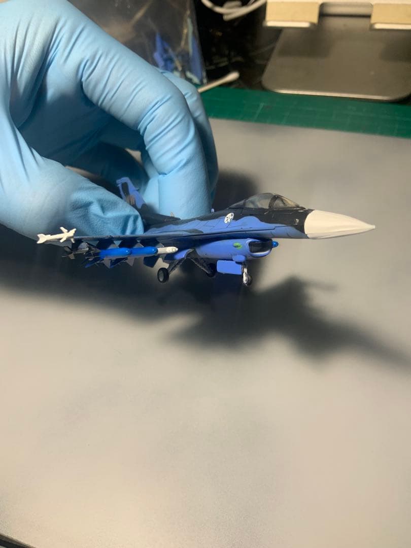 1/144スケール、プラッツF2A戦闘機オーシア空軍仕様