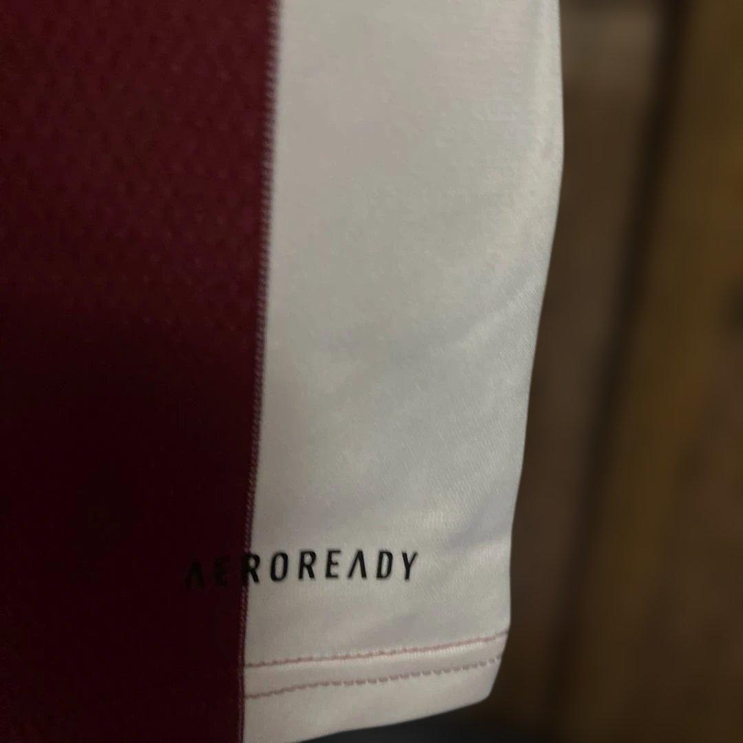 新品タグ付きadidas 1.FC ニュルンベルク 125周年記念Tシャツ