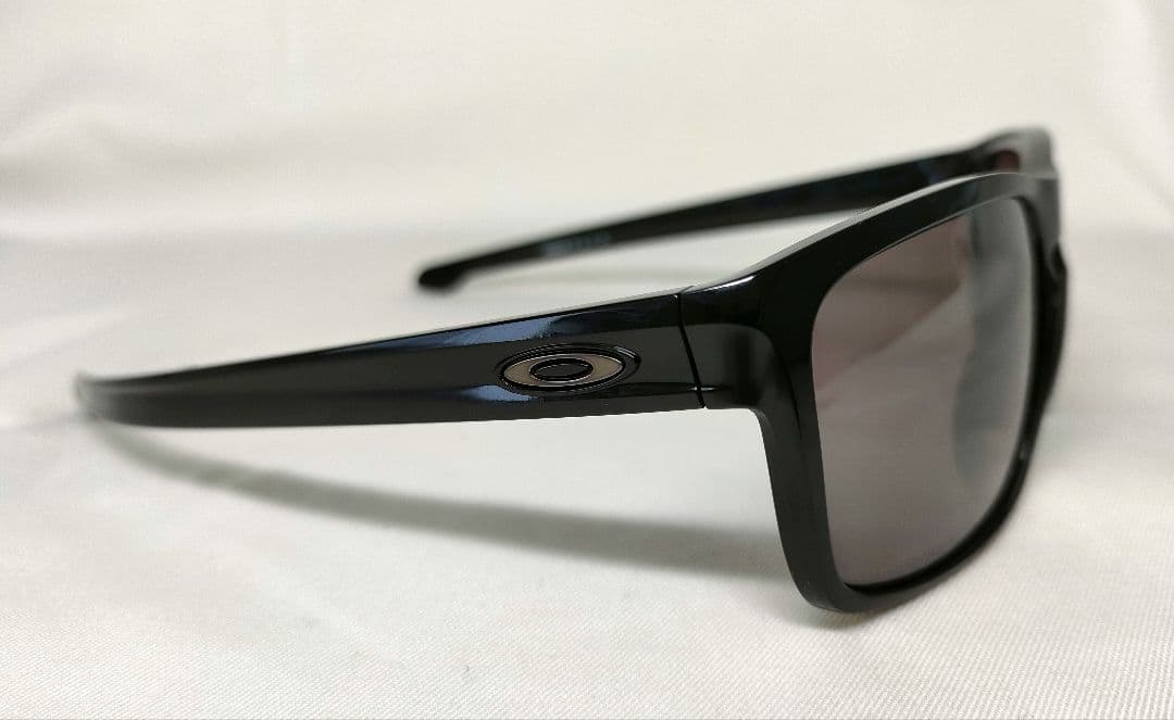 極美品　Oakley　オークリー　サングラス　SILVER　PRISMレンズ