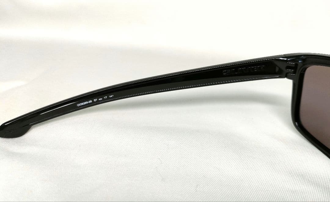 極美品　Oakley　オークリー　サングラス　SILVER　PRISMレンズ