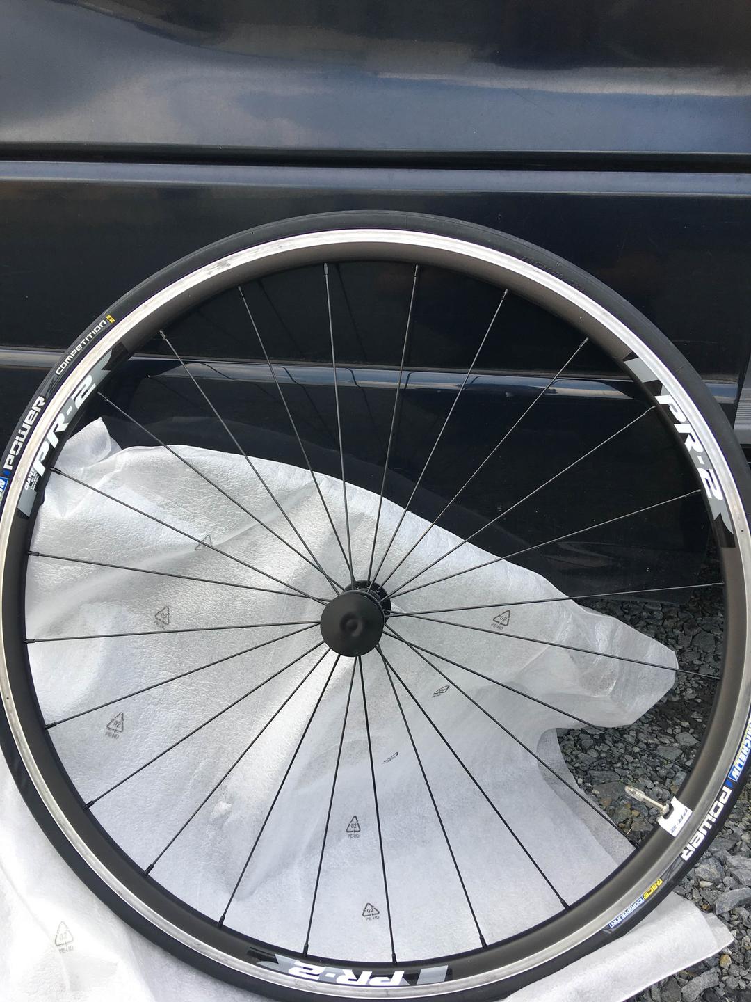ジャイアントのTCR0に着いてたホイール 23c