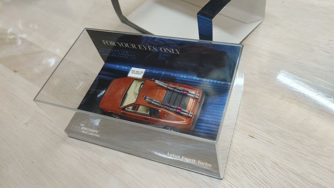 Lotus Esprit Turbo ジェームスボンド007 ミニカー 1/43