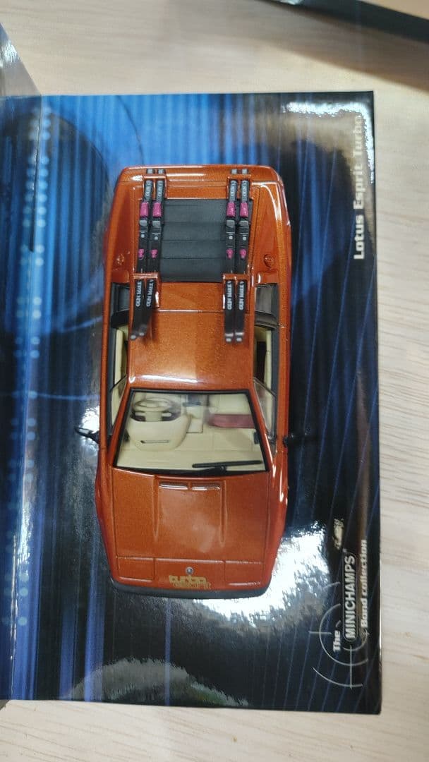 Lotus Esprit Turbo ジェームスボンド007 ミニカー 1/43