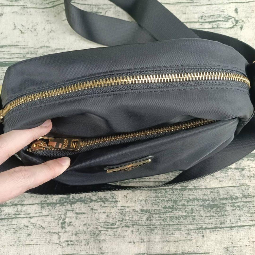 PRADA ノベルティ ブラック ショルダーバック ナイロン p2