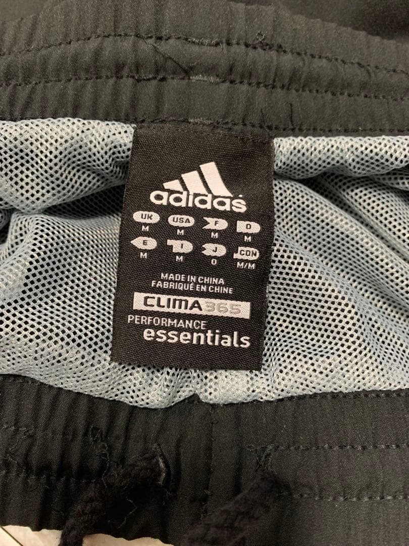 adidas ブラック ジャージセットアップ
