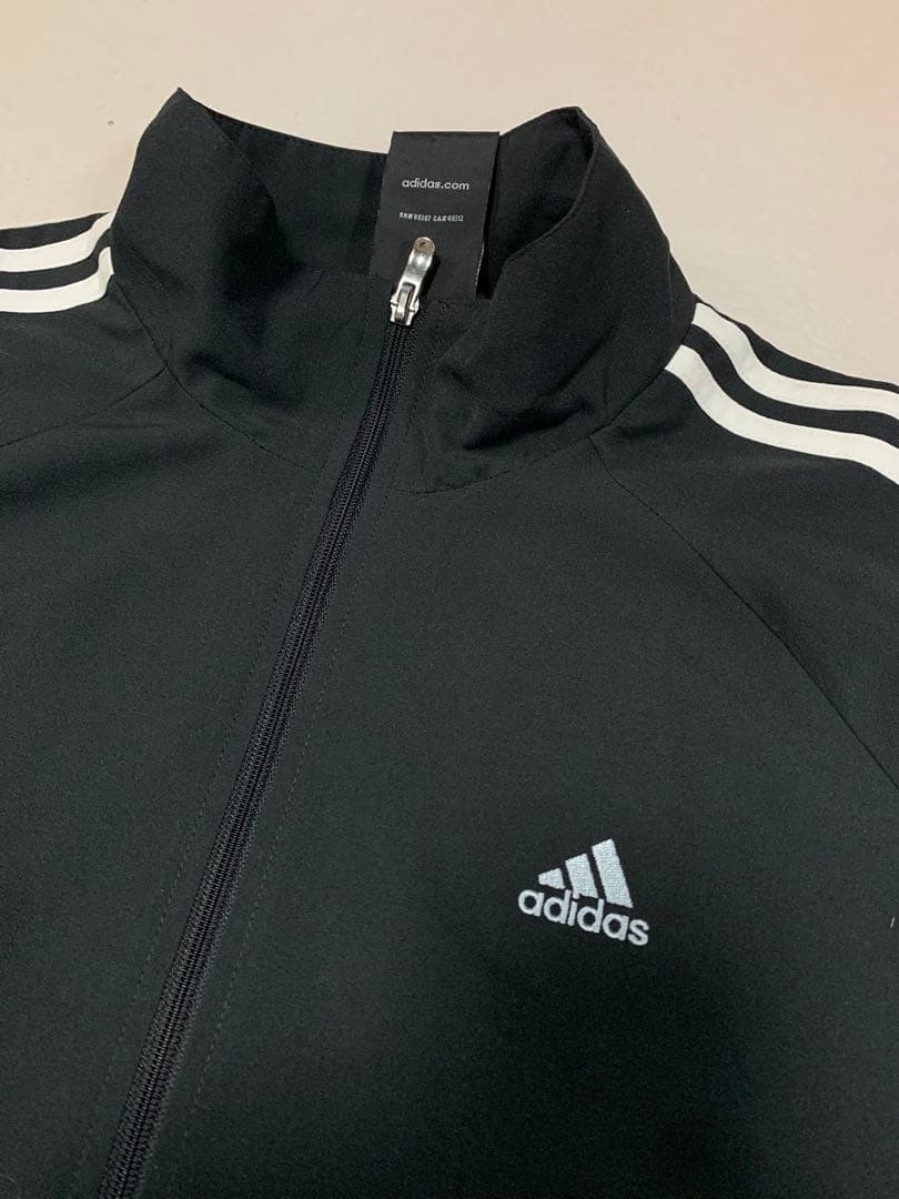adidas ブラック ジャージセットアップ