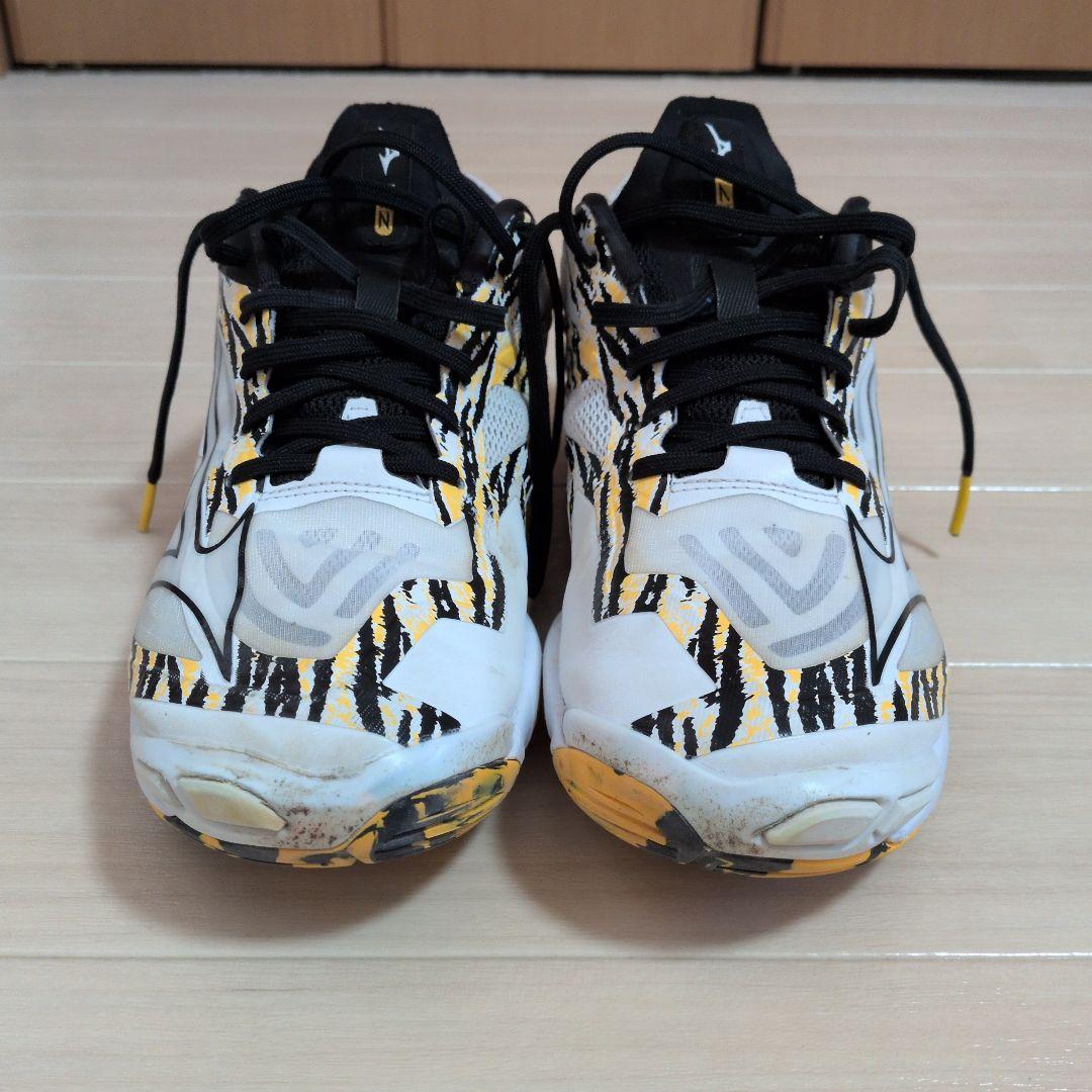 値下げMizuno Wave Lightning Z7 海外限定モデル
