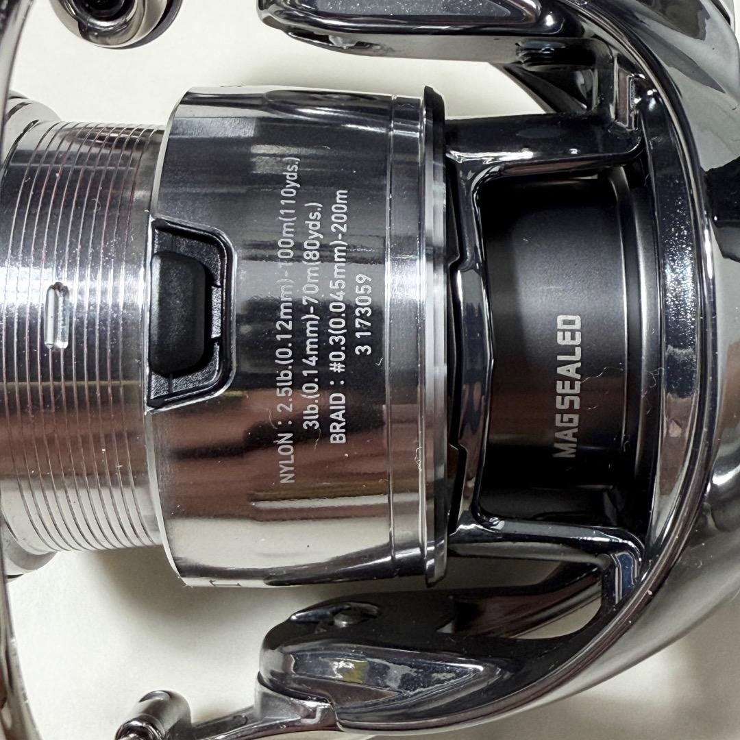 美品 DAIWA 22 イグジスト SF1000S-P 日本製 ダイワ