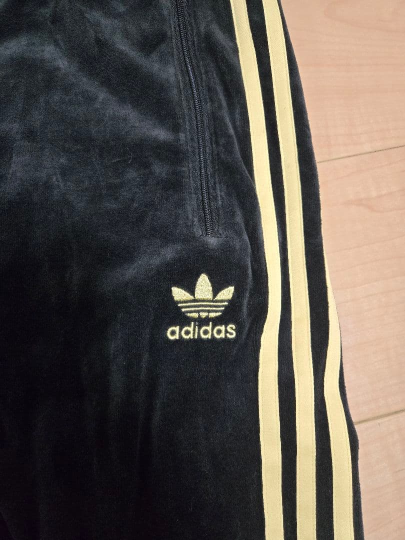 adidas アディダス ベロア トラックパンツ