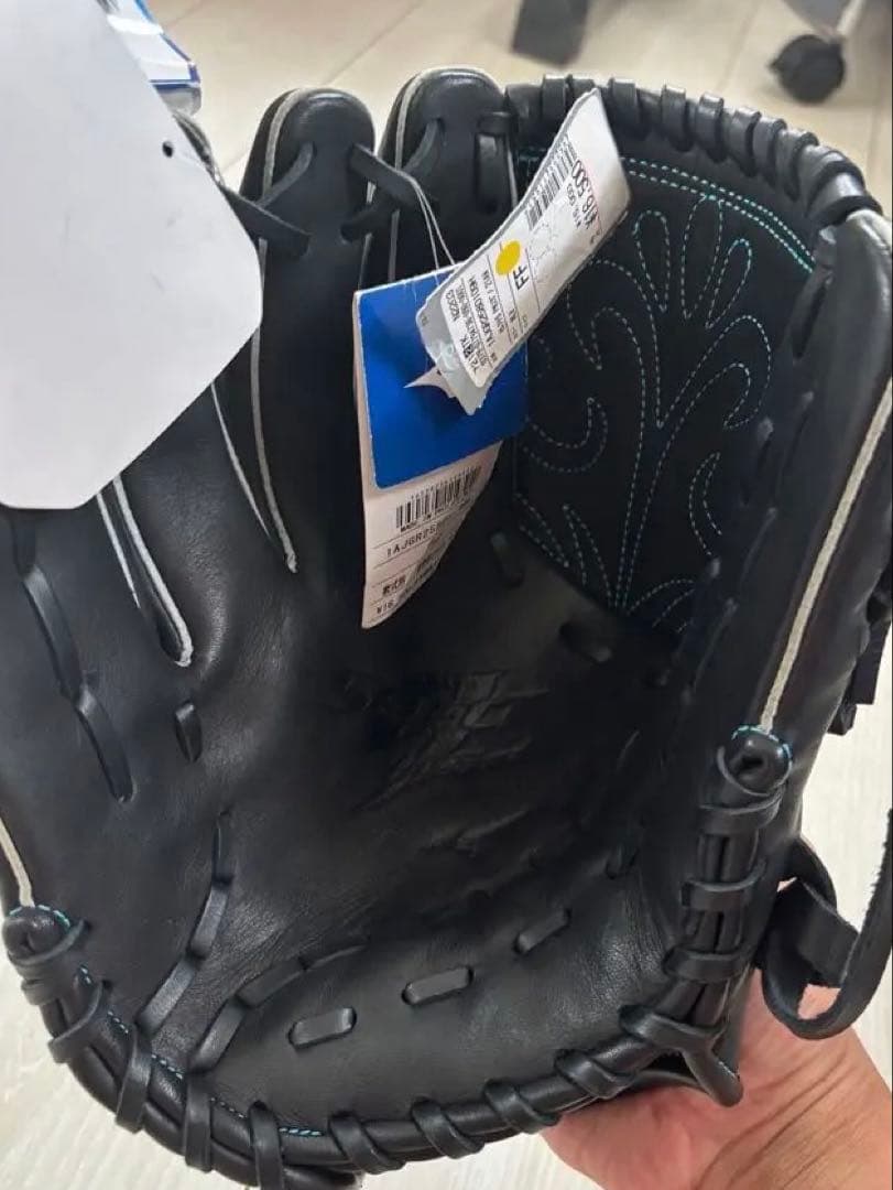 ミズノ軟式投手左投げ新品